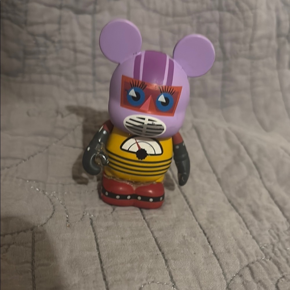 Disney store vinyl nation “ mixed up robot “
